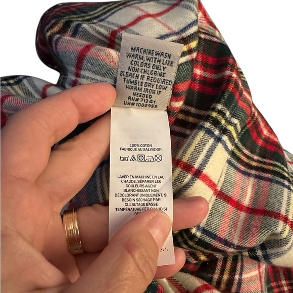 L.L.Bean Cream Red Black Green Slightly Fitted Flannel Shirt - Picture 6 of 9